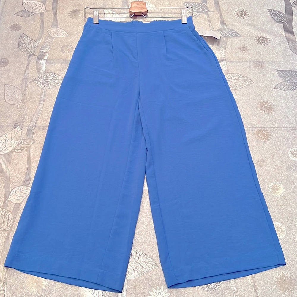Vero Moda summer flowy crop pant size XS in granada sky
